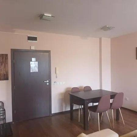 в комплекс Royal Towers * バンスコ