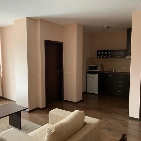 в комплекс Royal Towers アパート