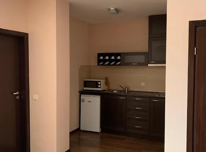 в комплекс Royal Towers Apartment *